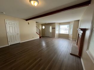 917 College Ave, Wheaton, IL 60187