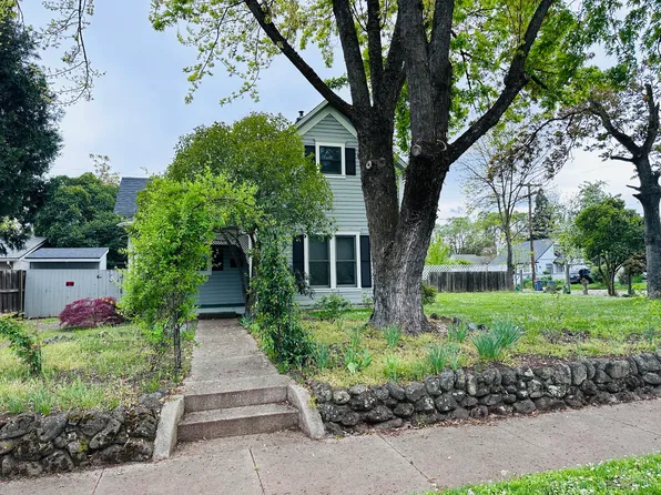 731 W 2nd St, Medford, OR 97501