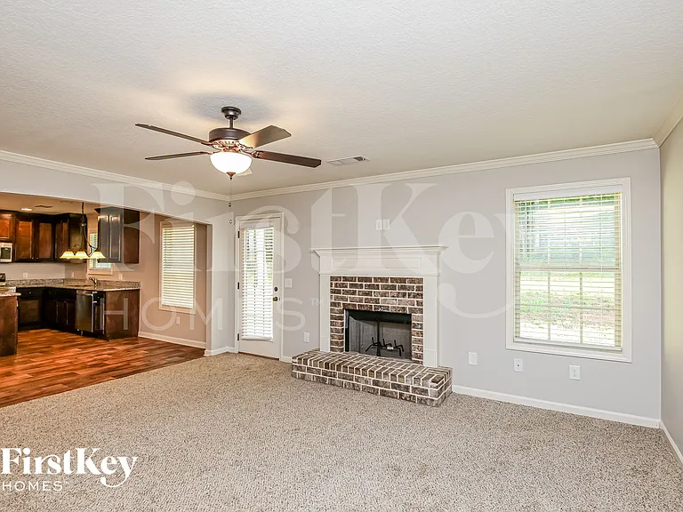 611 Peachtree Rd — Photo 3