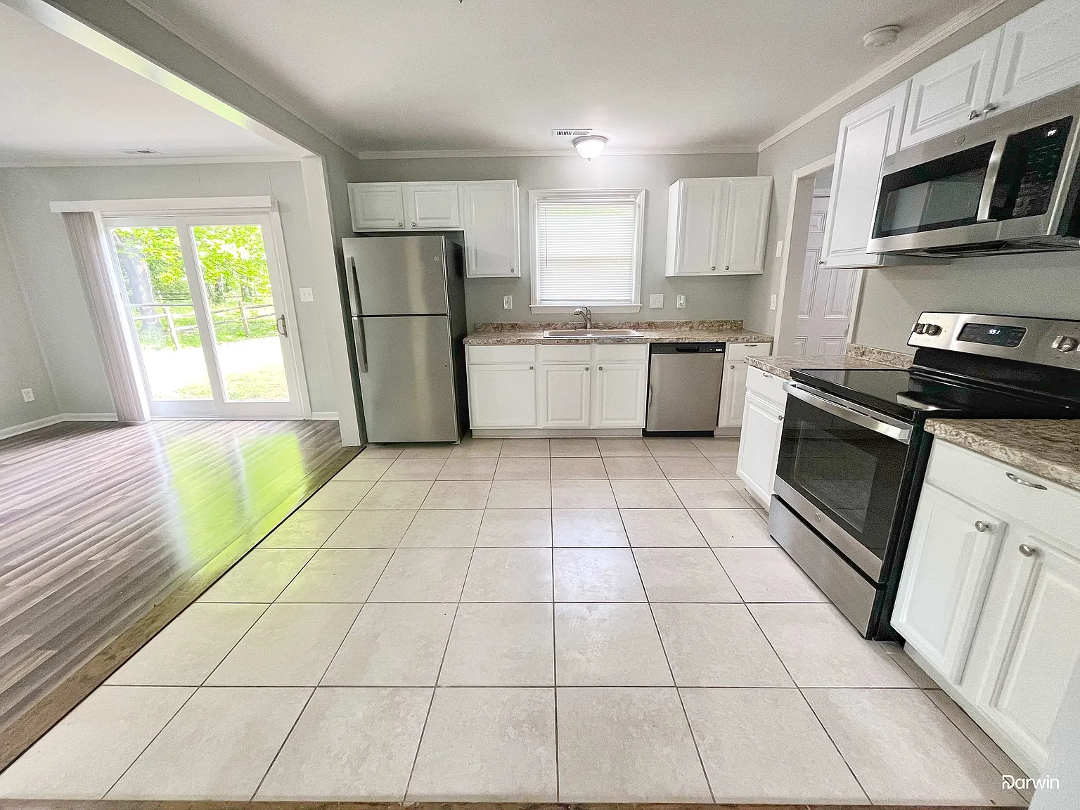 3 bed, 2.0 bath, 1165 sqft, $2,150 — Photo 3