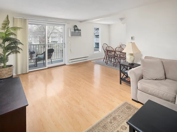 220 Bedford St #E-6, Bridgewater, MA 02324