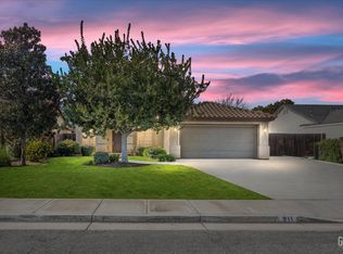 211 Lido Isle Way, Bakersfield, CA 93314