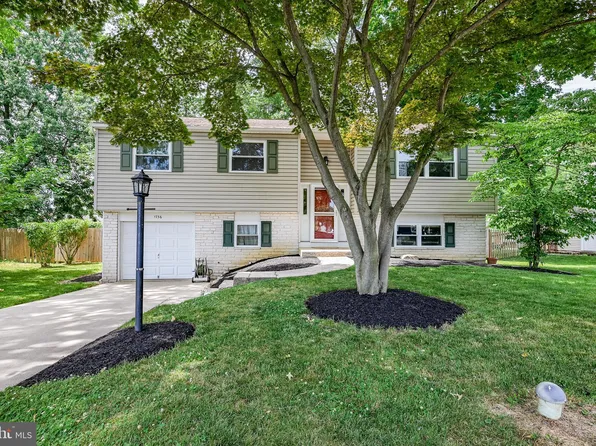 1736 Longview Dr, Lancaster, PA 17601