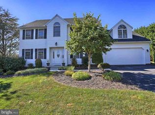 504 Hamlet Dr W, Spring Grove, PA 17362