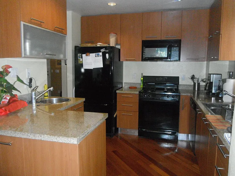 2045 Beloit Ave #106 — Photo 8