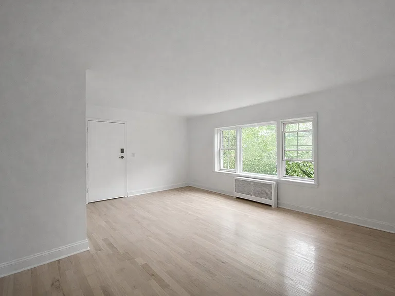 2608 Bennett Ave #3W — Photo 6