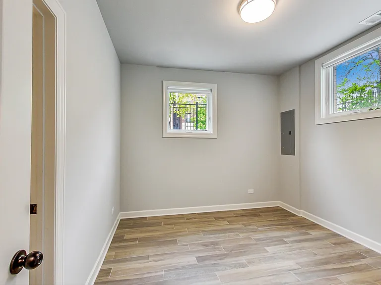 6115 S University Ave #6 — Photo 13