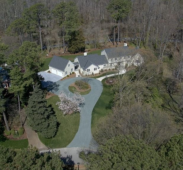 1st image of 15 Douglas Dr