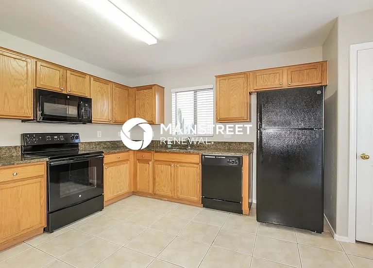 13000 W Lisbon Ln — Photo 8