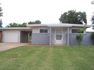 612 W Texas Ave, Iowa Park, TX 76367