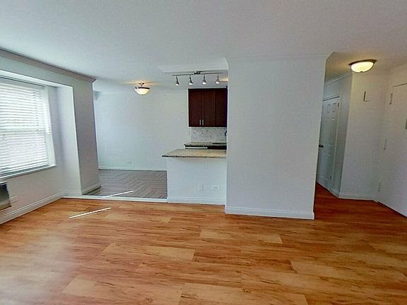 4th image of 747 10th Ave APT 3J