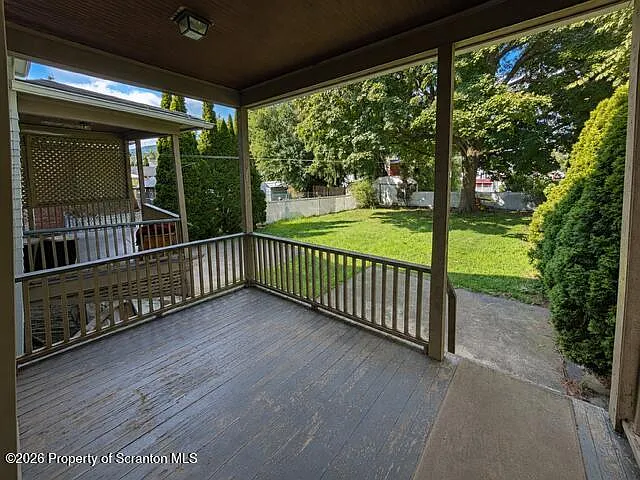 607 Deacon St — Photo 12