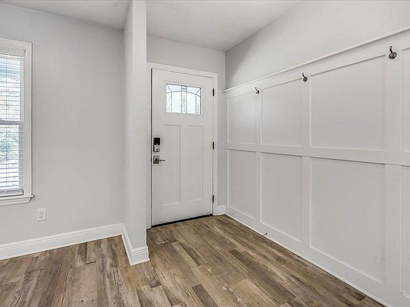 4th image of 1605 Salmon Dr