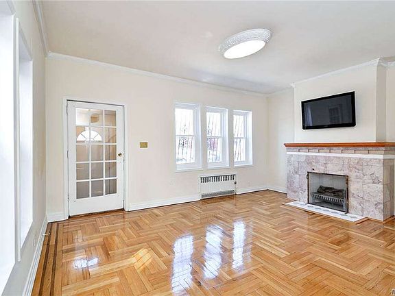 4th image of 3428 72nd St