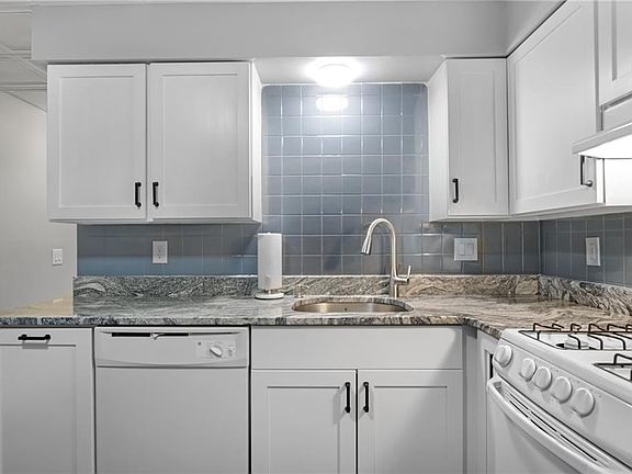 5th image of 5 Cynthia Dr APT 15
