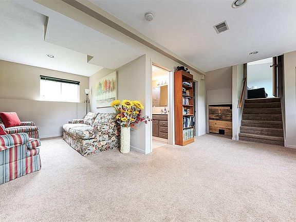 4th image of 20325 White Oak Ct