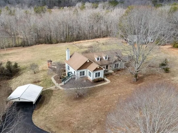 1168 J P Lynch Rd, Pilot Mountain, NC 27041