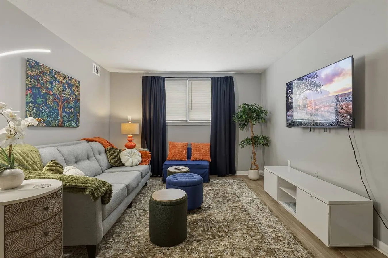 2 bed, 839 sqft, $2,500 — Photo 1
