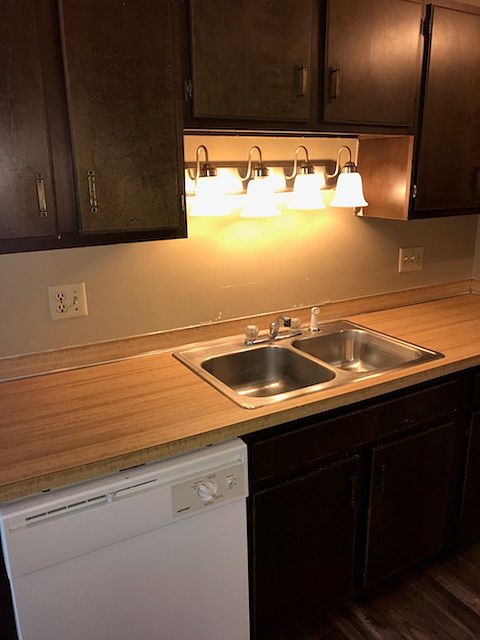 1st image of 1721 S Ferry St APT 10