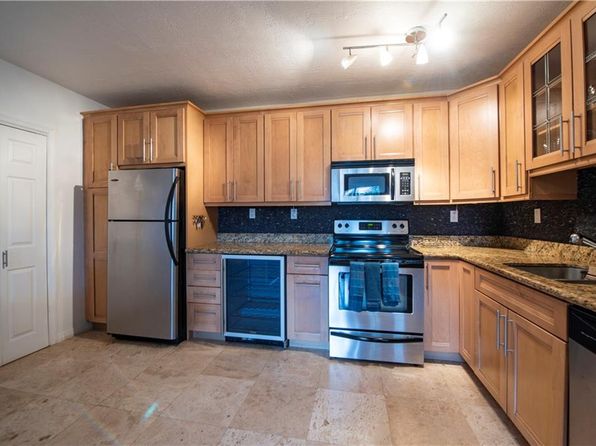 530 NE 15th Ct APT 2