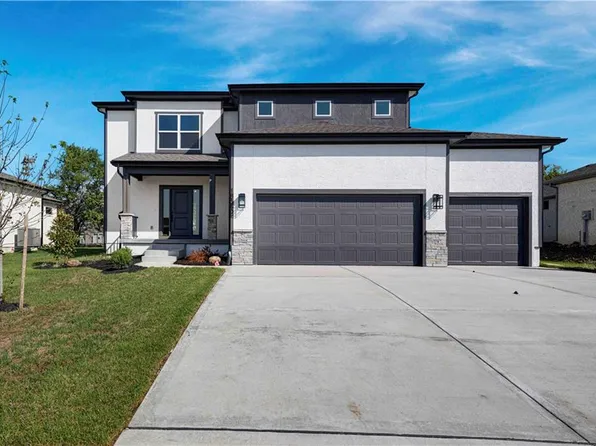 18550 W 195th St W, Spring Hill, KS 66083