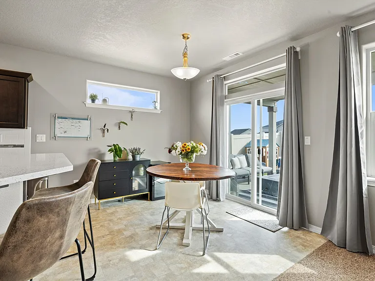 275 Wishkah Dr — Photo 12