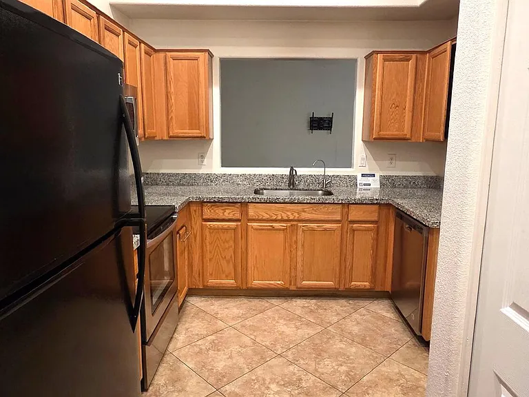 17646 N 6th Ave — Photo 5