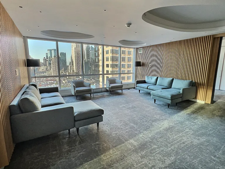 350 W 42nd St #10G — Photo 15