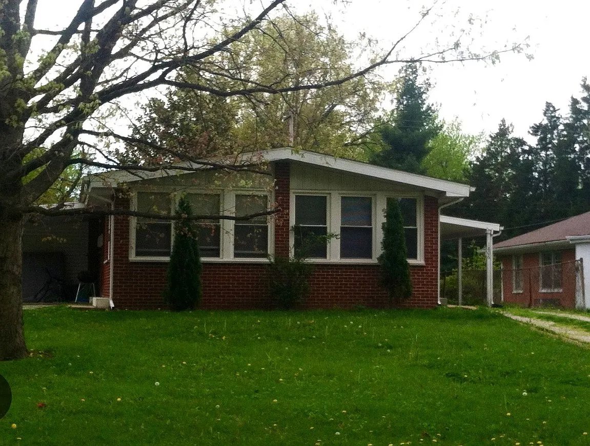 2 bed, 950 sqft, $1,250 — Photo 2