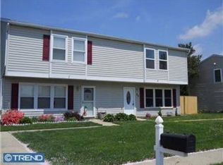 83 Farmhouse Rd, Sicklerville, NJ 08081