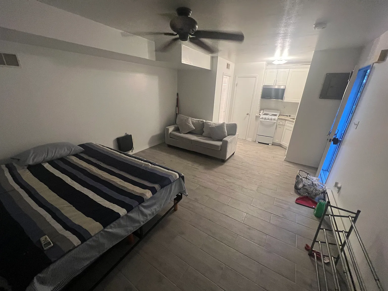 Studio, 300 sqft, $1,500 — Photo 2