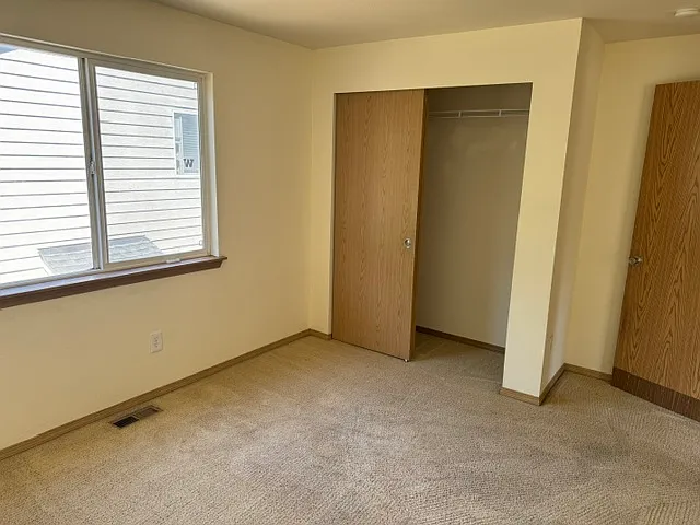 18325 SE 261st Ct — Photo 17