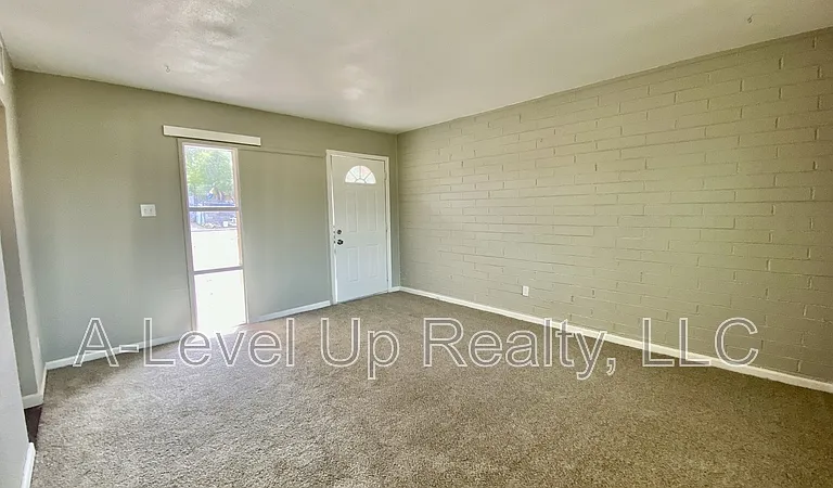 3043 E Proctor Vis #1 — Photo 3