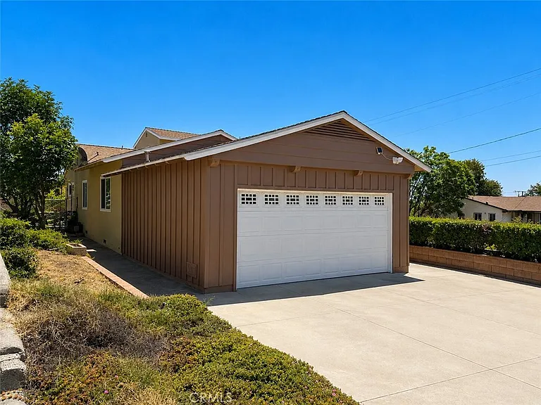 1180 Langley Way — Photo 29