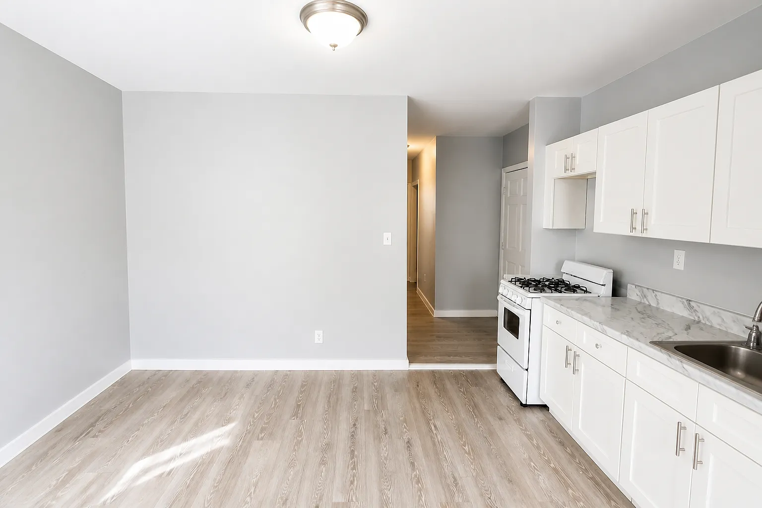 3 bed, $2,100 — Photo 2