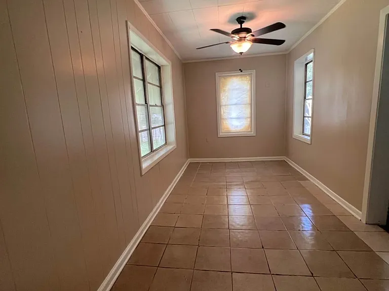 5106 Bradley St — Photo 2