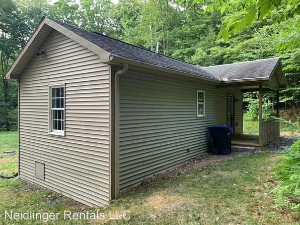 233 Ravine Ln, Newport, PA 17074
