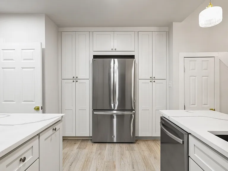 431 E Hull St — Photo 5