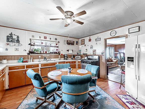 2nd image of 776 Statler Run Rd