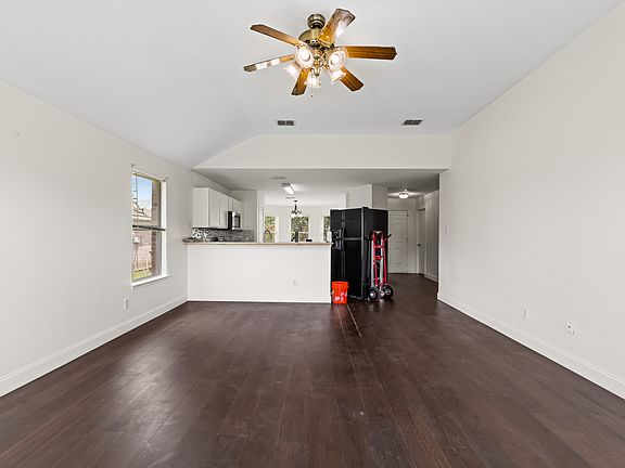 4th image of 709 Chelsea Dr