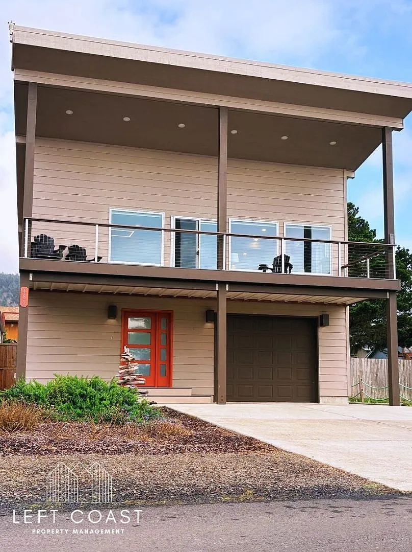 Building Photo - 480 NW Alsea Ave