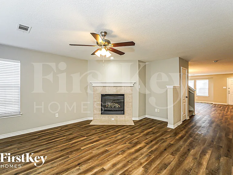 3905 Mantis St — Photo 4