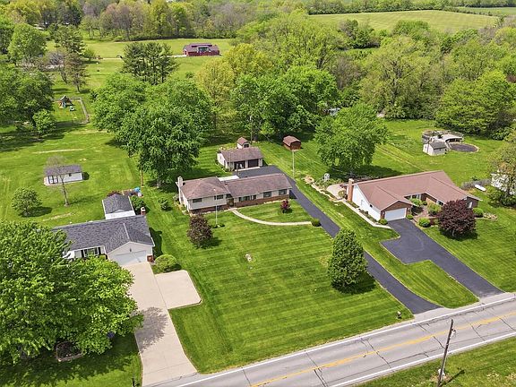 3rd image of 9661 Welch Rd
