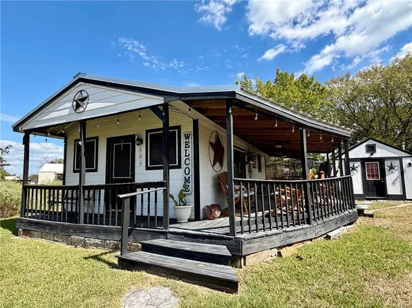 404 Leaning Oak Ln, Somerville, TX 77879
