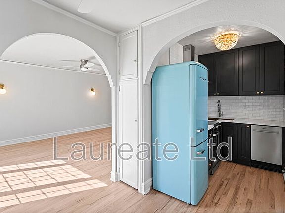 5th image of 1050 N Pearl St APT 306