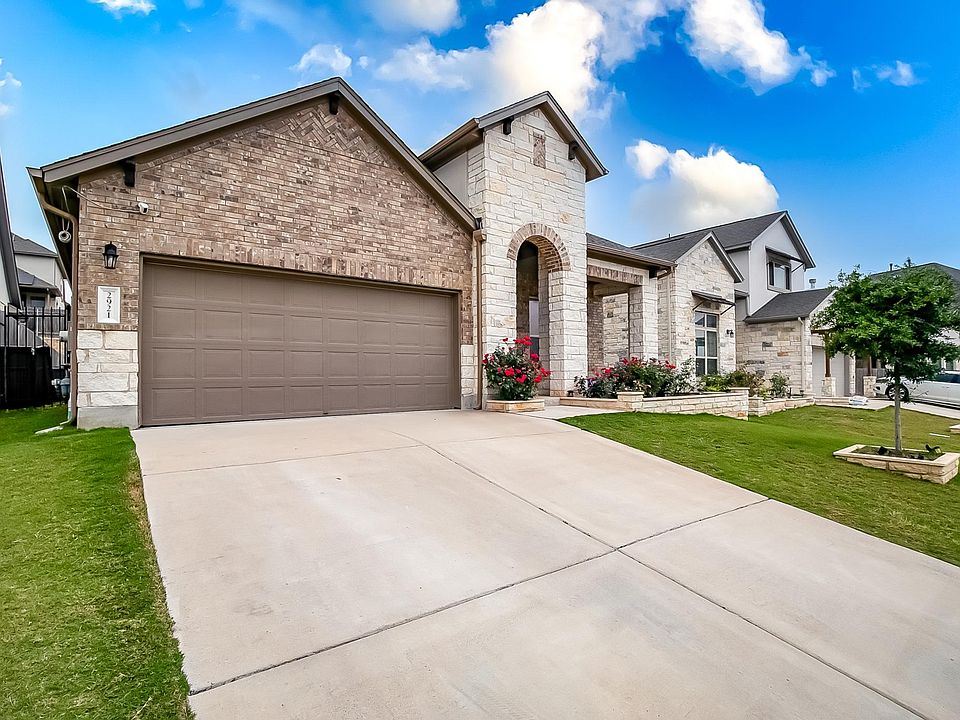 1st image of 2921 Zelma Dr