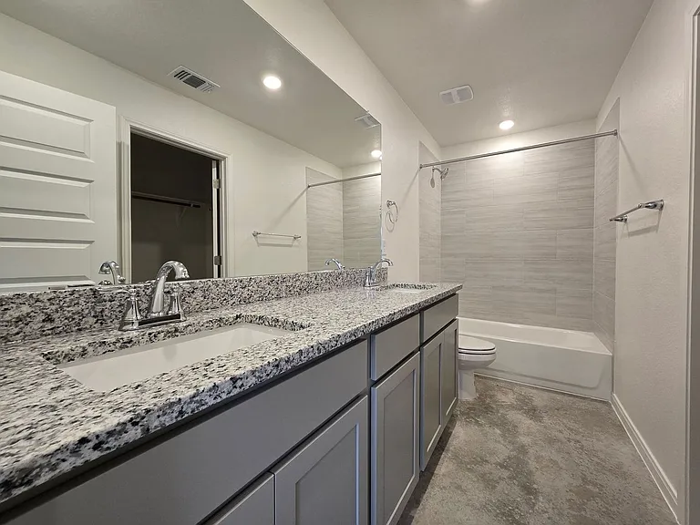 807 Wax Myrtle Ct #A/B — Photo 10