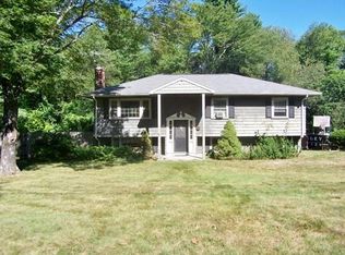 11 Sandy Valley Dr, Walpole, MA 02081
