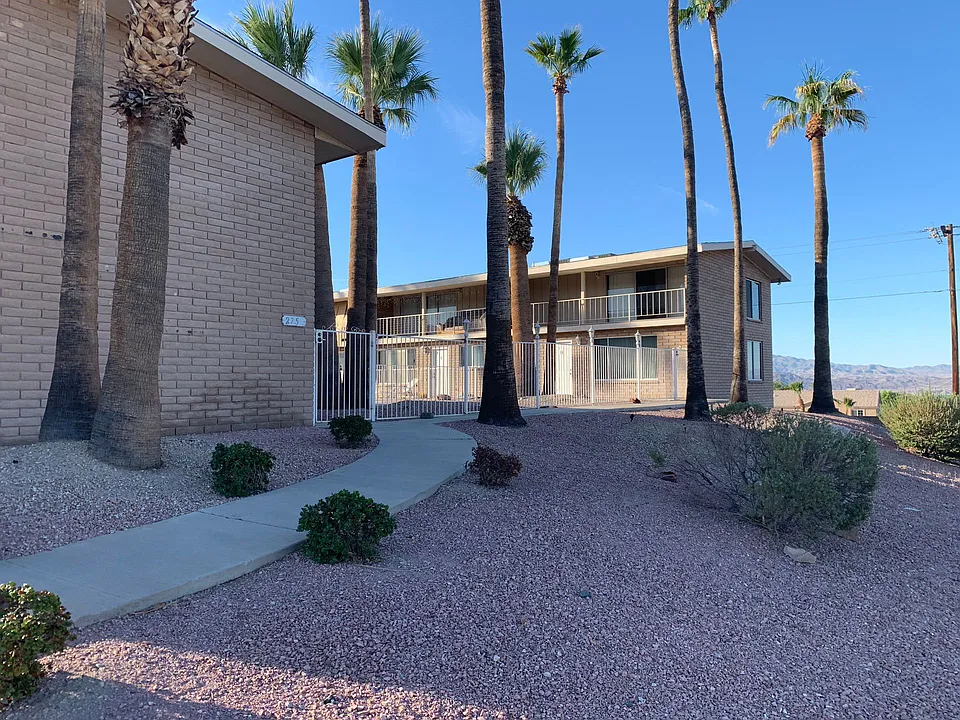 2750 Palo Verde Blvd S