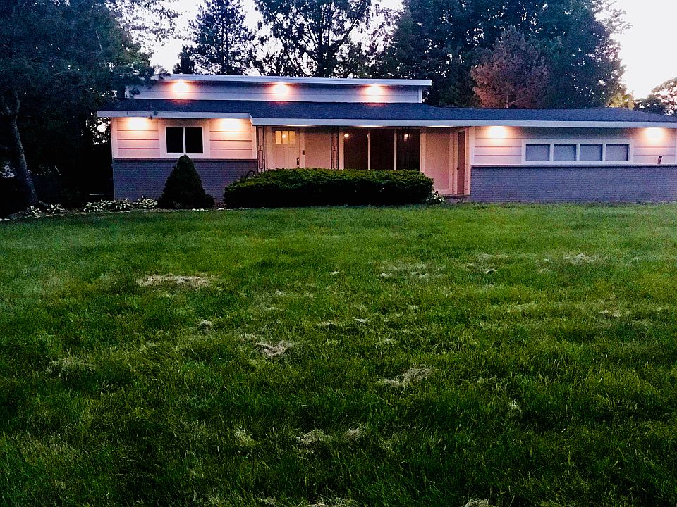 1st image of 1557 Sierra Ave NW